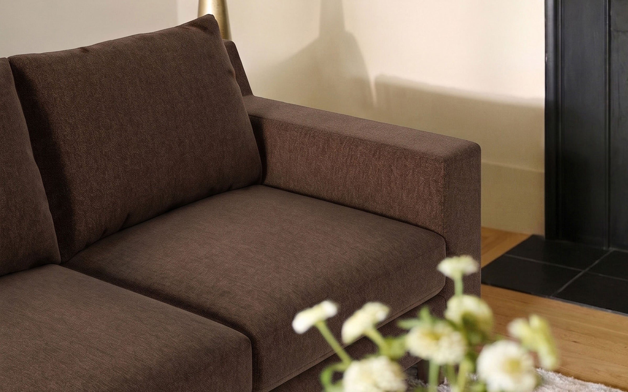 Mercer_Espresso-3Seat-Detail-web_17f065a9-967b-4c0c-9d6c-3837bf035d83.jpg